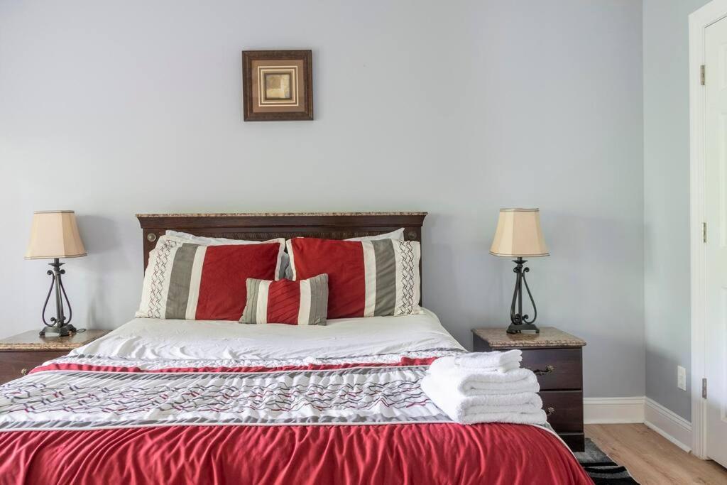 Private Room Balcony And Bathroom In Charleston Exterior foto